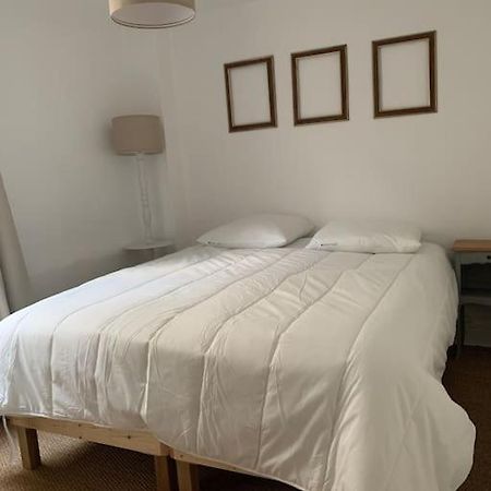 Gite La Petite Maison Guîtres Exteriör bild