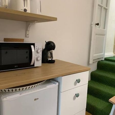Gite La Petite Maison Guîtres Exteriör bild