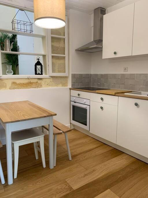 Gite La Petite Maison Guîtres Exteriör bild