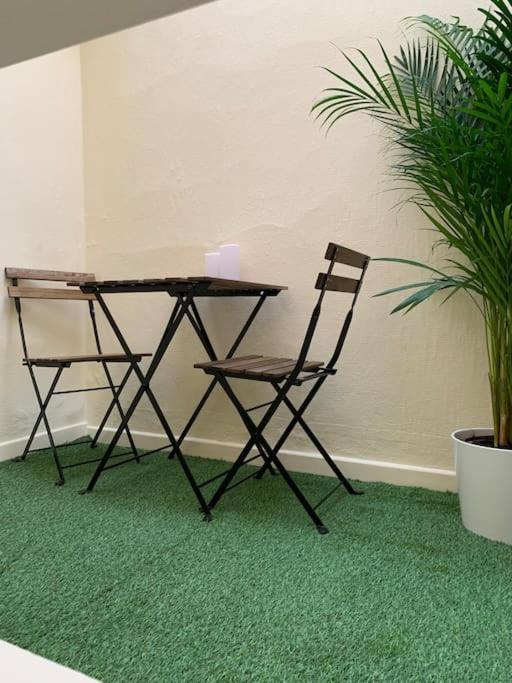 Gite La Petite Maison Guîtres Exteriör bild