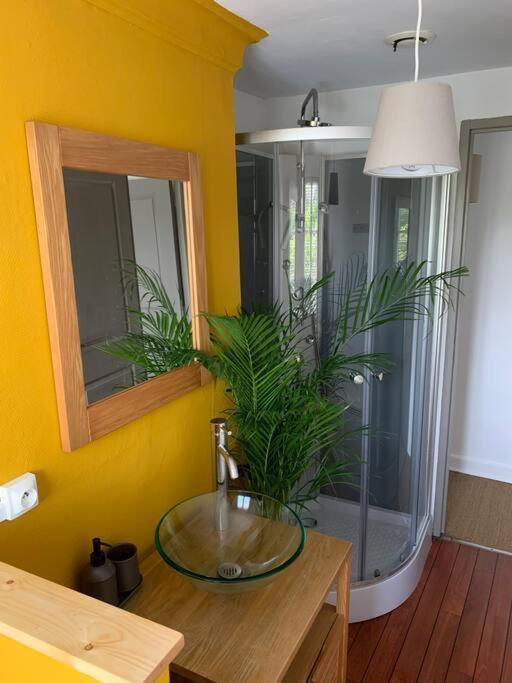 Gite La Petite Maison Guîtres Exteriör bild