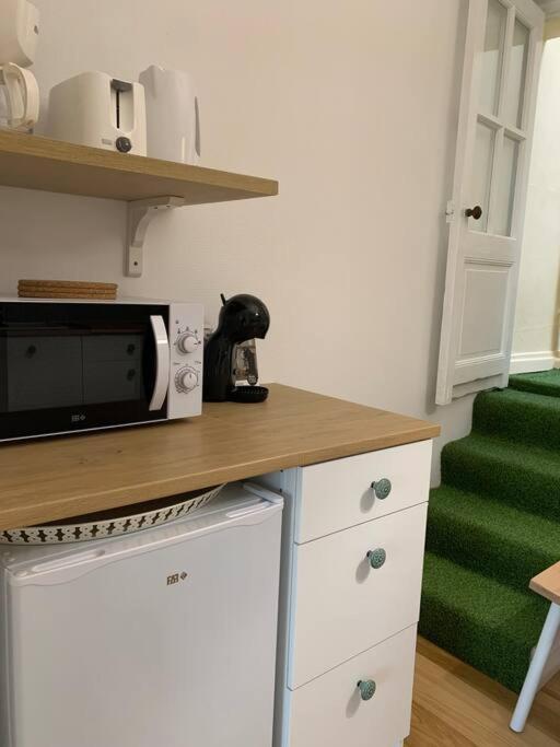 Gite La Petite Maison Guîtres Exteriör bild